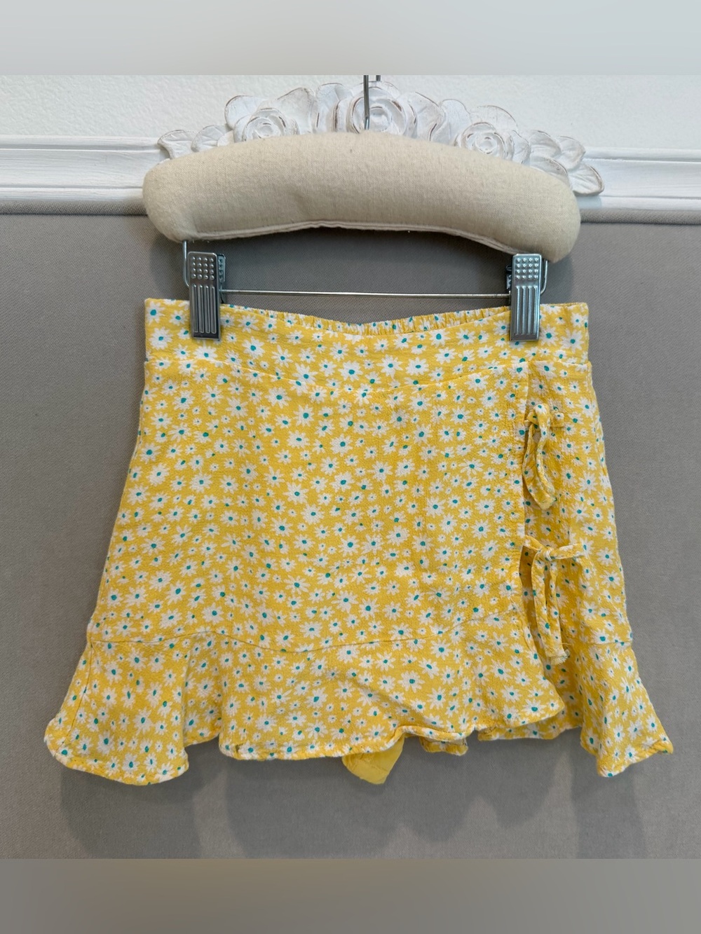 Zara Yellow Daisy Tie-Detail Ruffle Mini Skirt